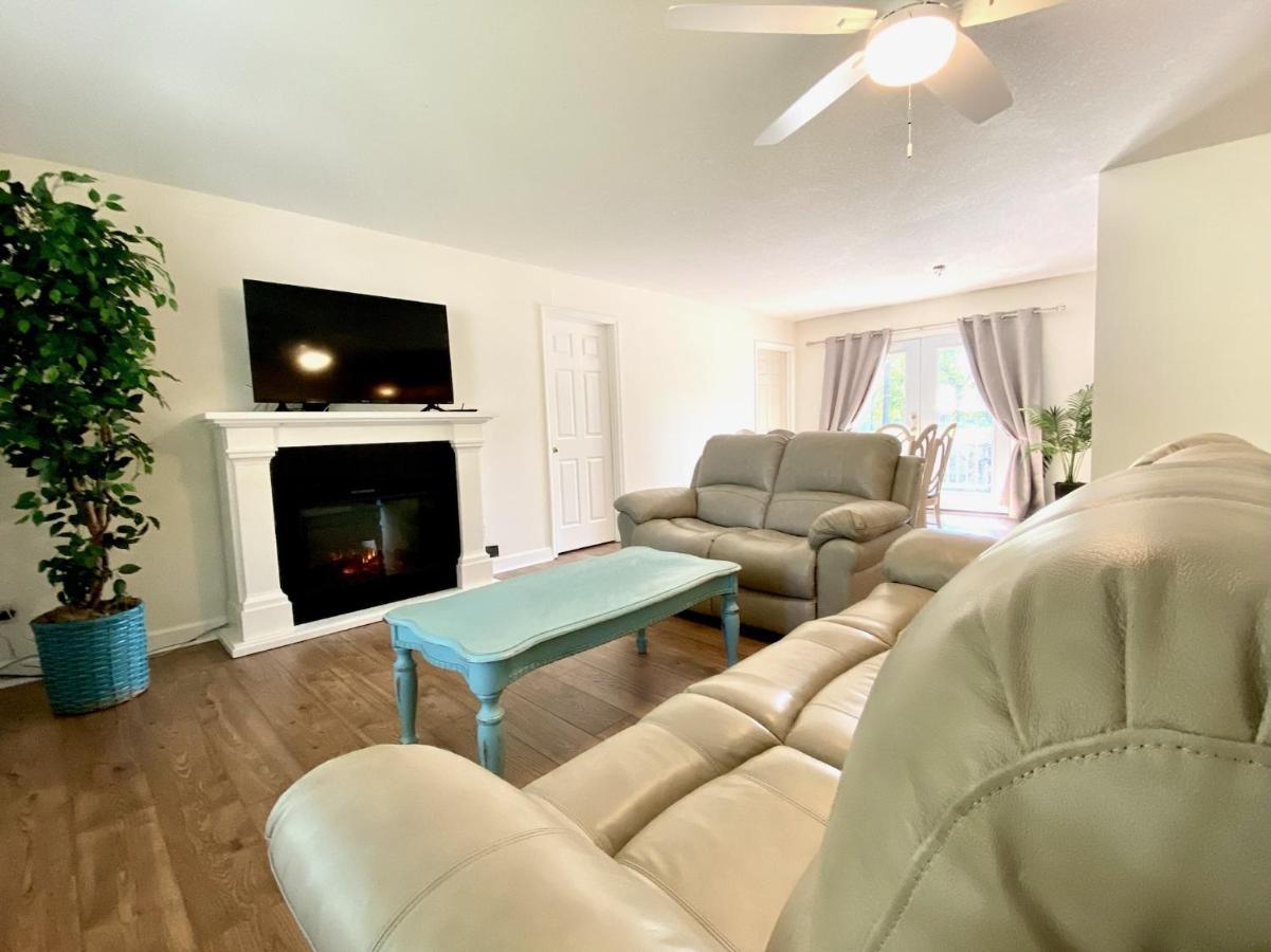 Cozy Three Bedroom House With Fireplace ウィルミントン エクステリア 写真